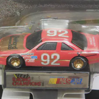 /img/47227-custom-diecast-display-case.webp