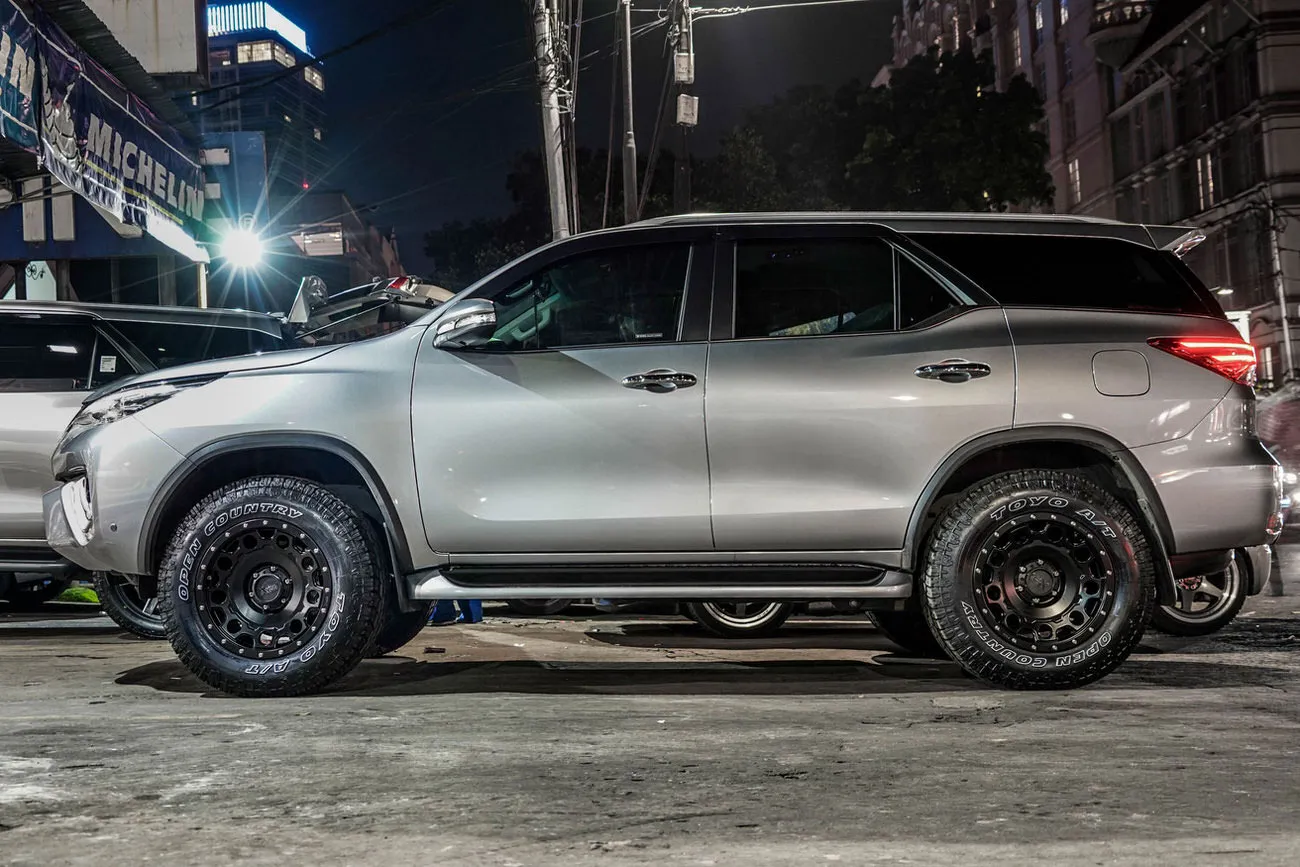 47237 diecast fortuner vrz detailing