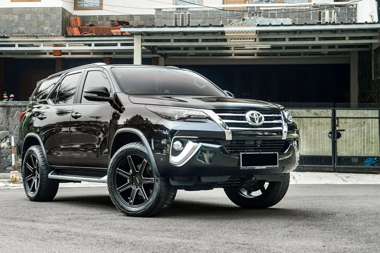 47237 diecast fortuner vrz material quality