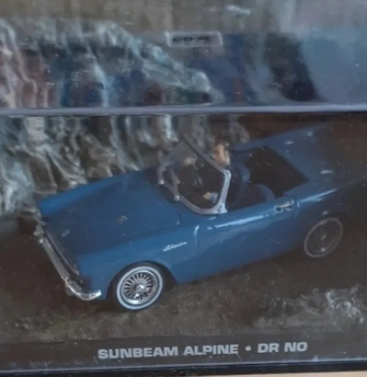 47261 007 diecast car collection