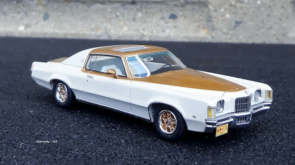 47268 diecast model display