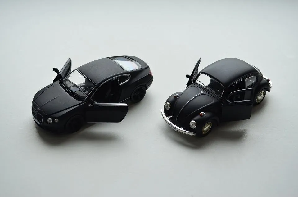 /img/47285-rmz-diecast-collection.webp