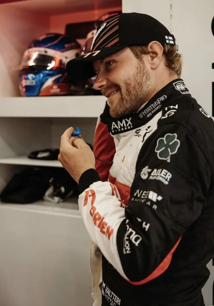 47296 mercedes w09 diecast