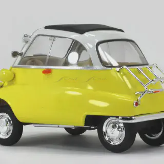/img/47384-displaying-isetta-diecast.webp