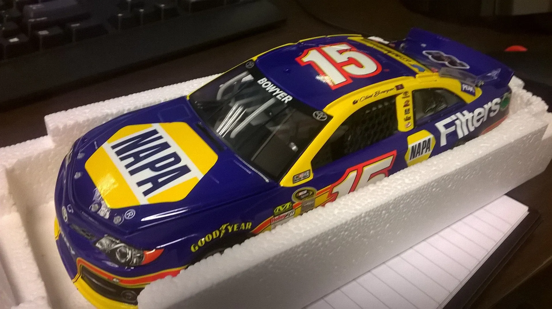 47393 tony stewart diecast