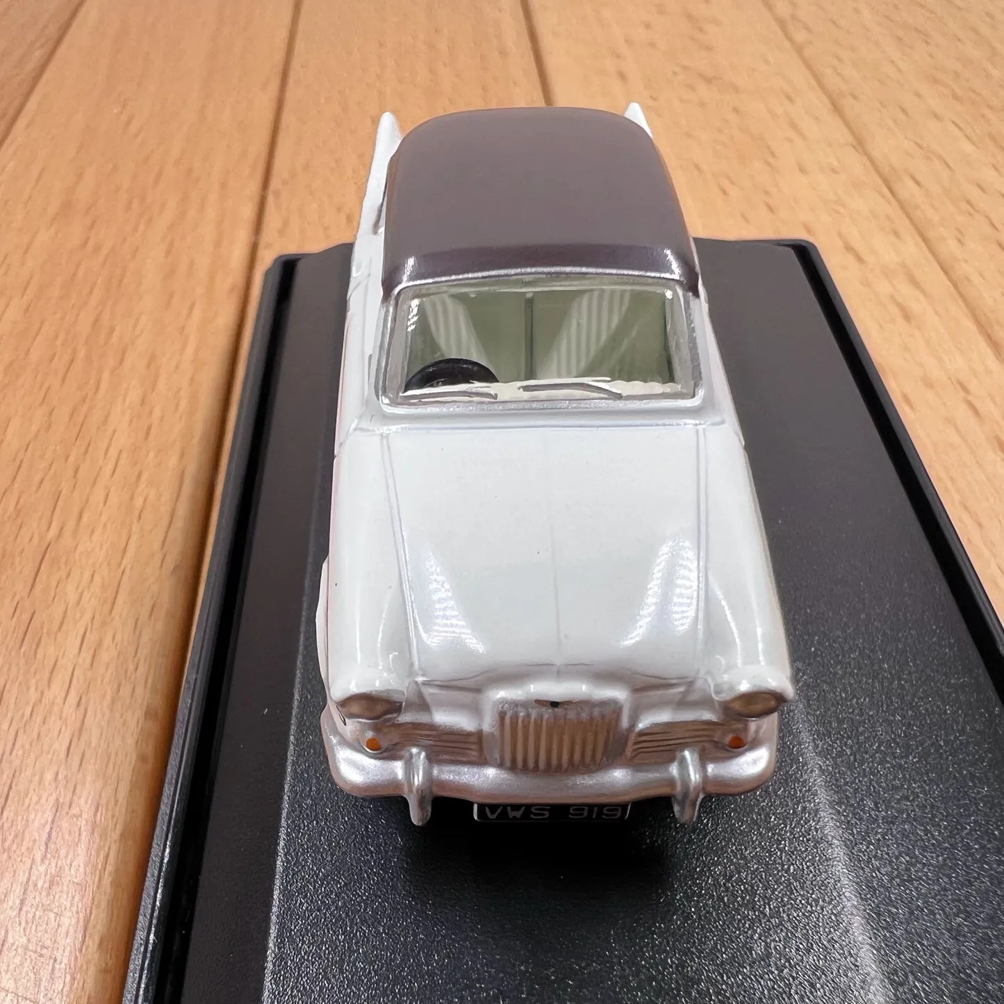 47413 wolseley 18 85 diecast