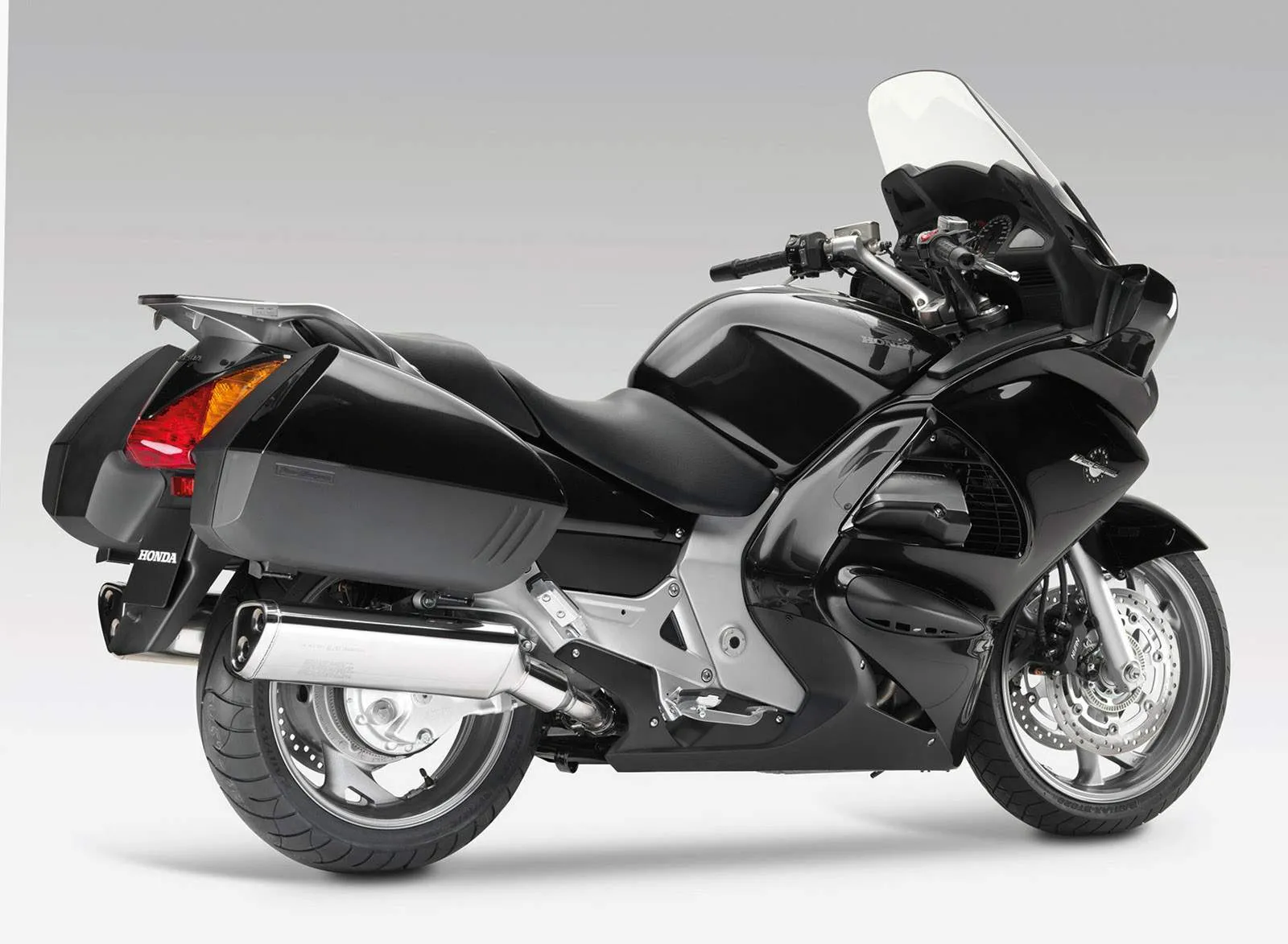 /img/47424-honda-st1300-model-3.webp