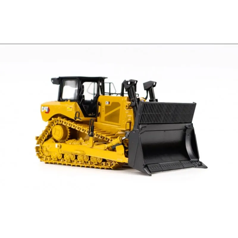 /img/47455-caterpillar-d8-diecast-model-manufacturing.webp