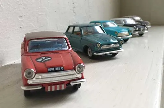 47468 diecast ford cortina display