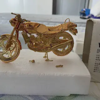 /img/47474-diecast-motorcycle-cleaning.webp