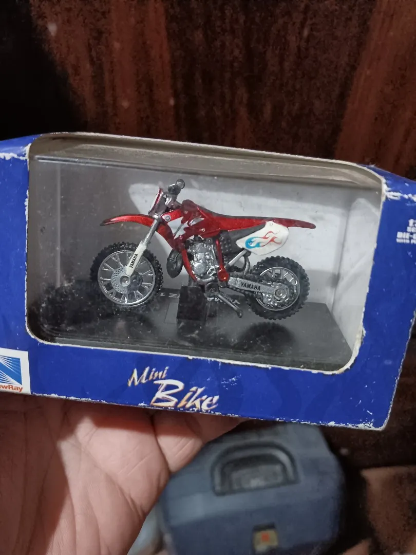 47474 yamaha yzf r1 diecast