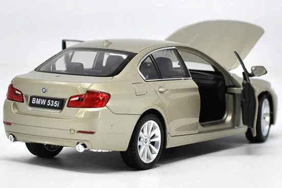 /img/47478-bmw-535i-diecast-cleaning.webp