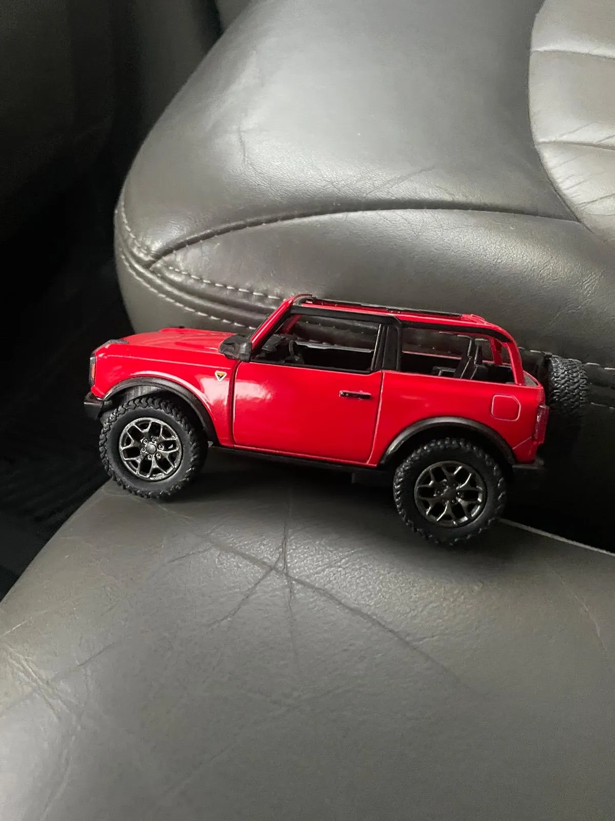 47484 ford bronco diecast 1966