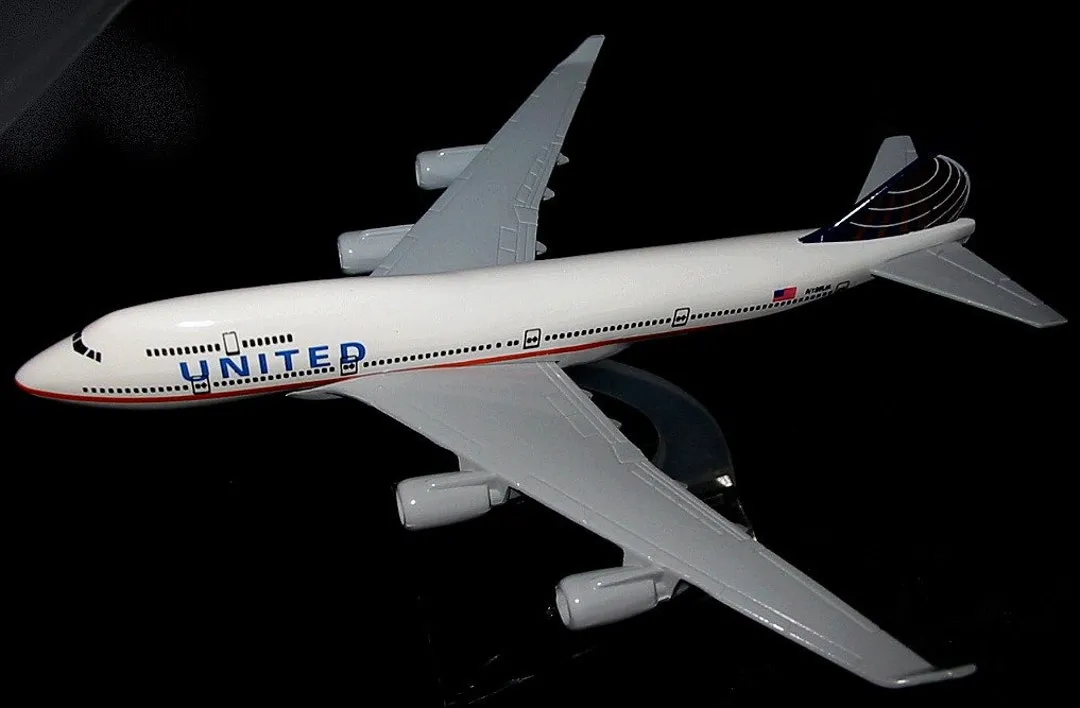 47494 united airlines boeing 777 300er diecast