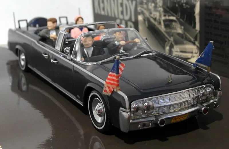 47495 kennedy limousine diecast